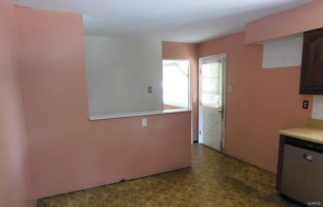 947 Coal Bank Road St. Louis, MO 63138 - Photo 9 of 22