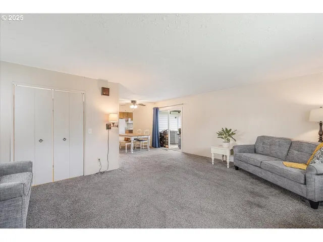 $415,000 | 2604 Southeast 176th Place, Portland, OR 97236