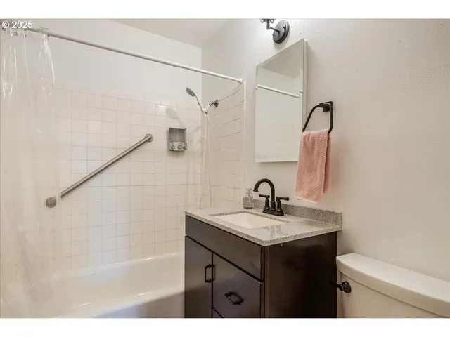 $415,000 | 2604 Southeast 176th Place, Portland, OR 97236