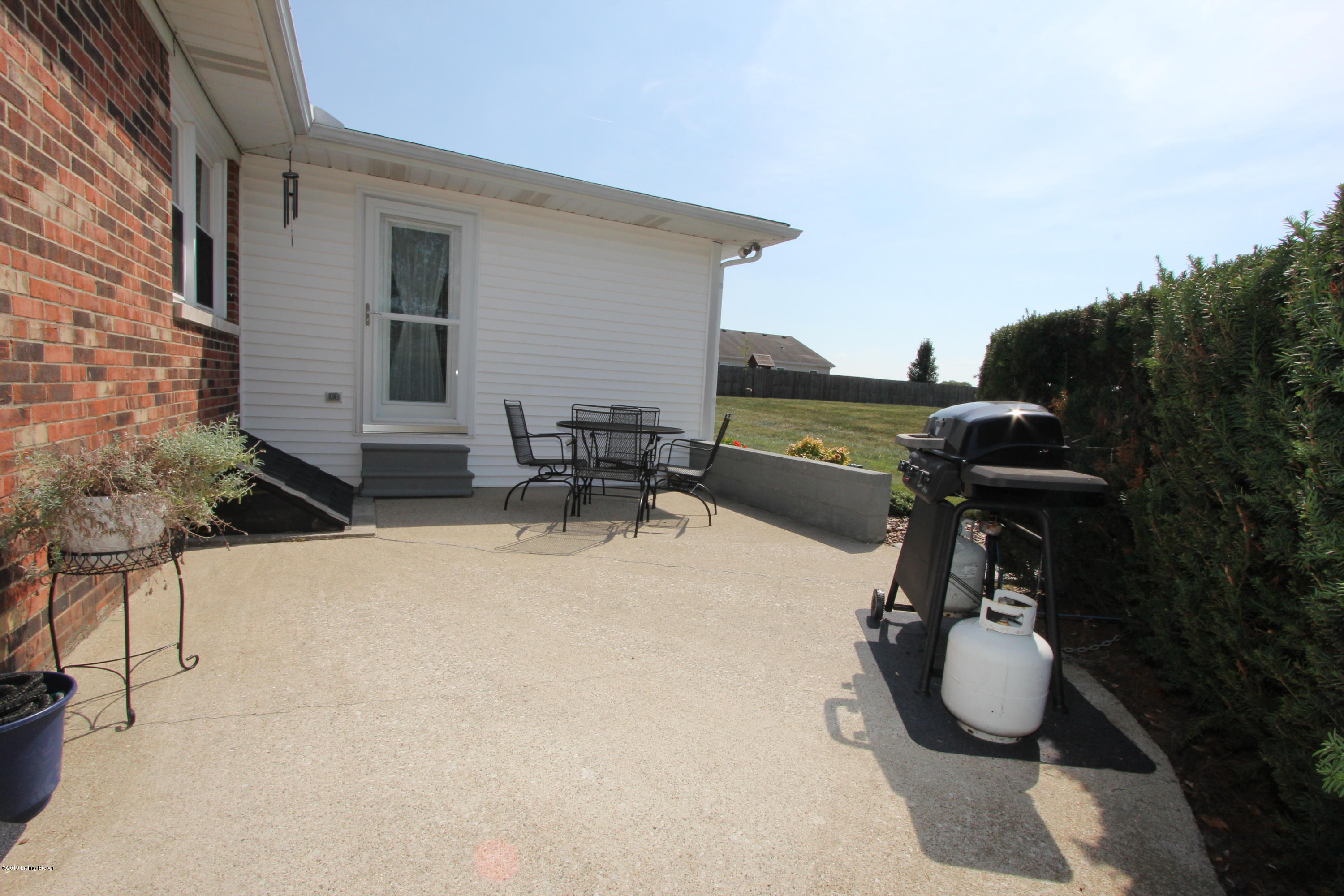 1160 Versailles Road Lawrenceburg, KY 40342 - Photo 38 of 42 Patio