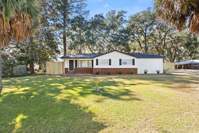 $285,000 | 35 Oak Hill Road, Richmond Hill, GA 31324