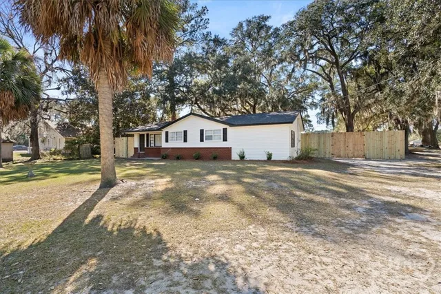 $285,000 | 35 Oak Hill Road, Richmond Hill, GA 31324