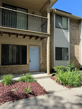 $1,400 | 24060 Middlebelt Road, Farmington, MI 48336