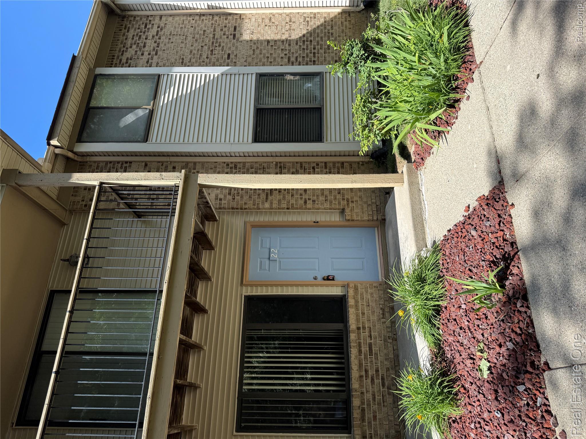 24060 Middlebelt Road Farmington, MI 48336 - Photo 1 of 14 IMG_4248.JPG