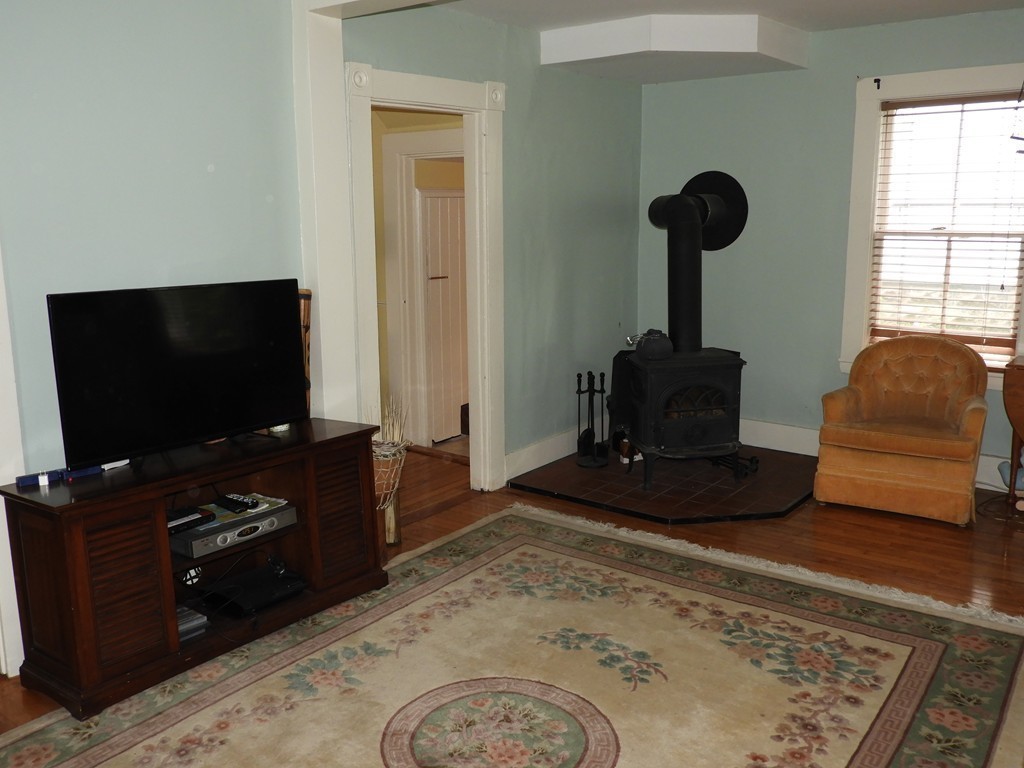 27 Fairfield Street Maynard, MA 01754 - Photo 9 of 29 Gallery Image 9