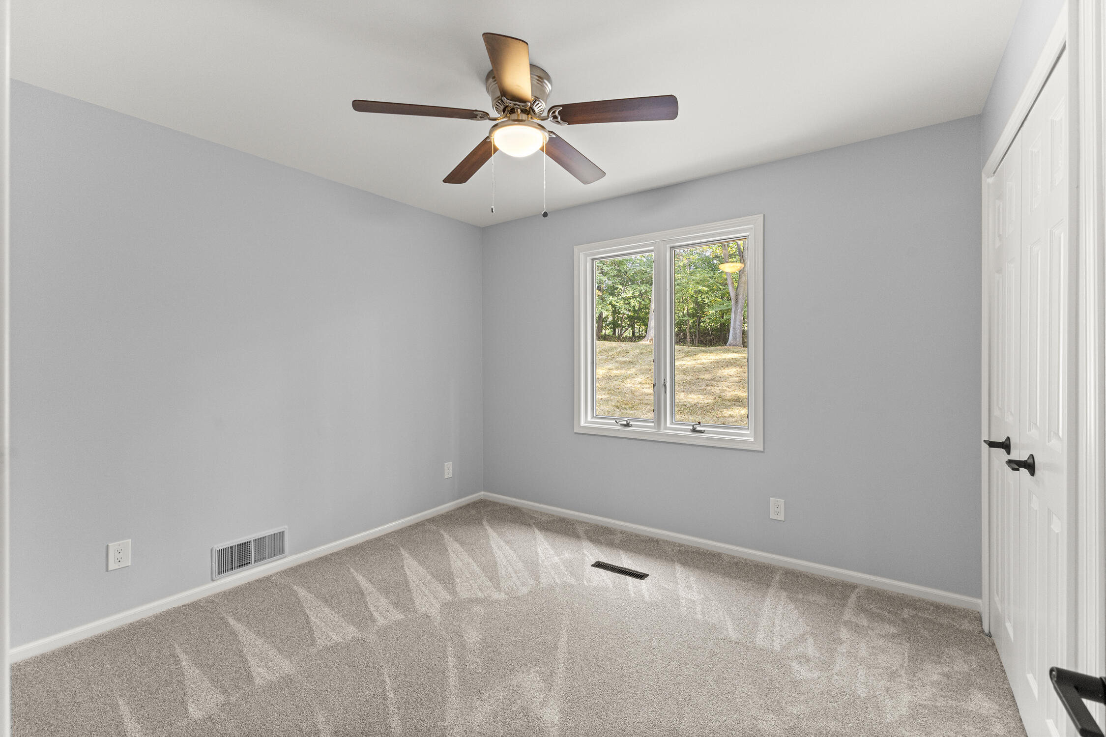 27155 Drake Road Farmington Hills, MI 48331 - Photo 32 of 55 34