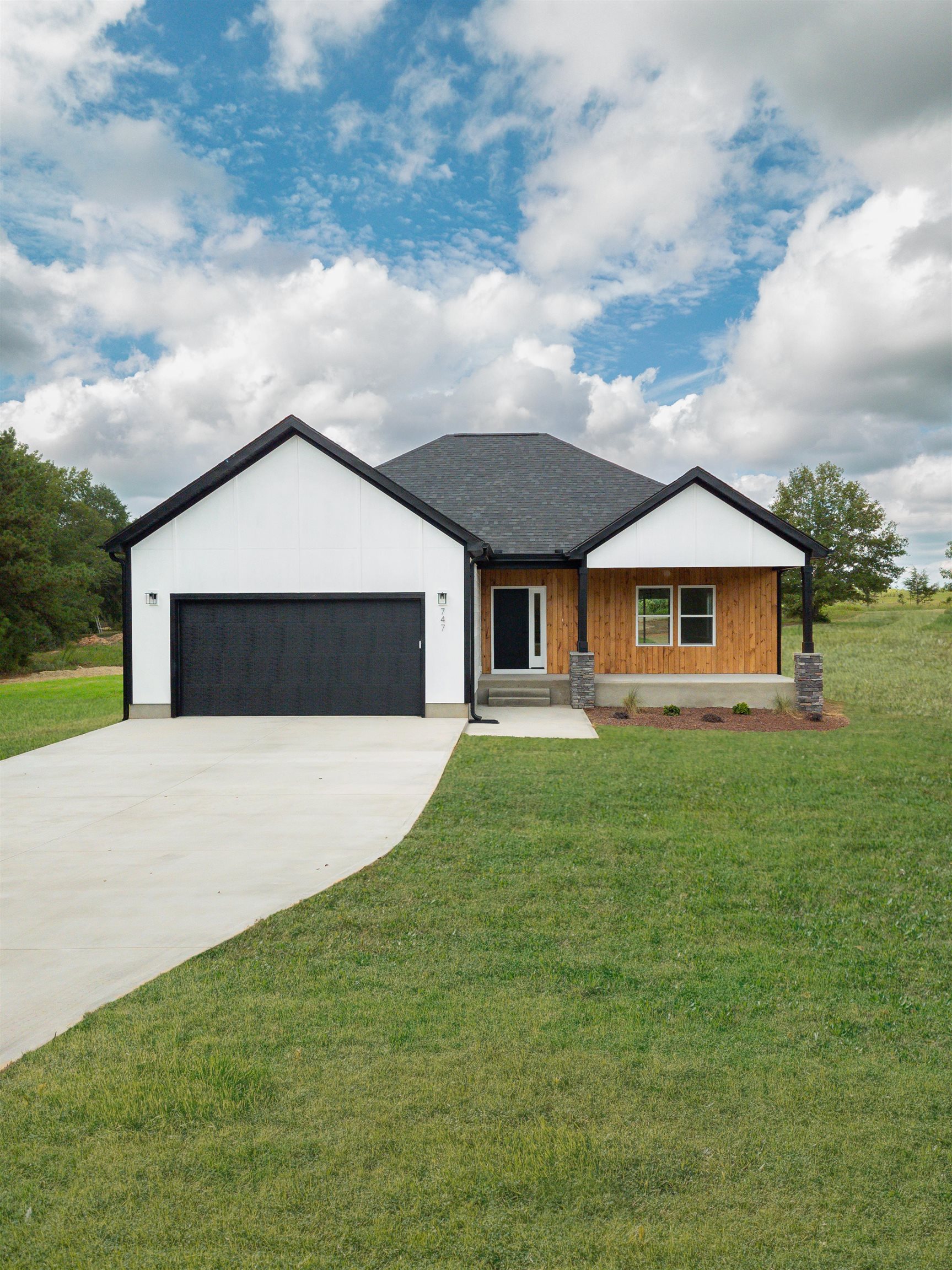 747 Bill Pearson Road Woodruff, SC 29388 - Photo 1 of 18