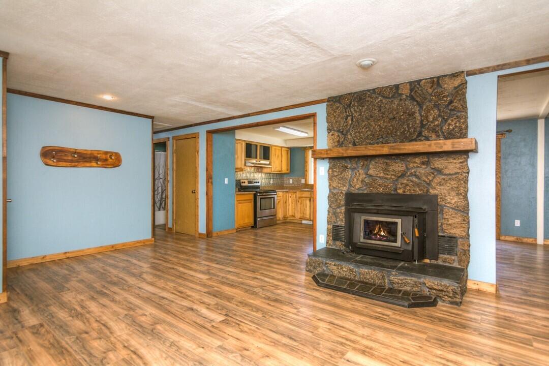 274 Southeast Hering Road Madras, OR 97741 - Photo 5 of 31 018