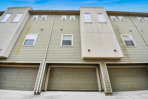 $2,400 | 1403 Delano Street, Unit 6, Houston, TX 77003
