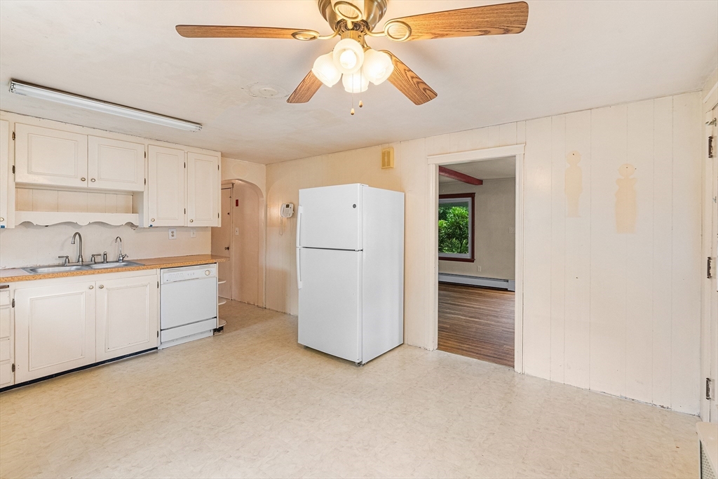 31 Conway Street Worcester, MA 01607 - Photo 15 of 34