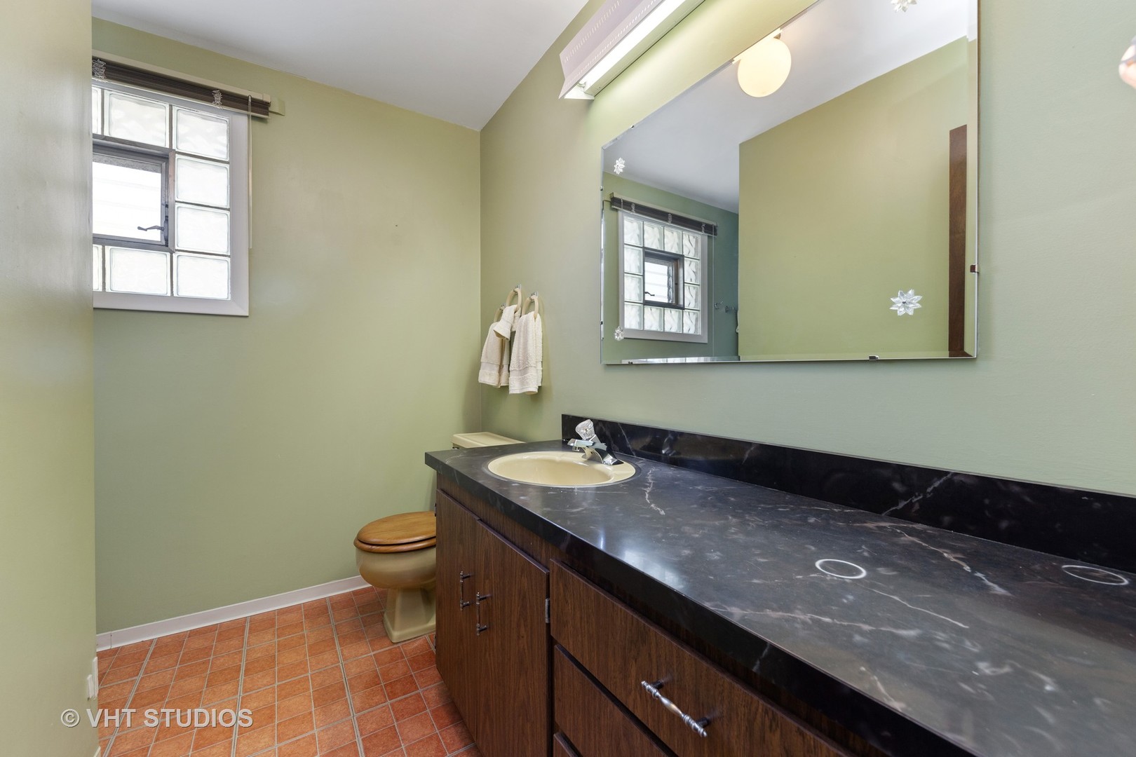 264 Addison Road Riverside, IL 60546 - Photo 18 of 20
