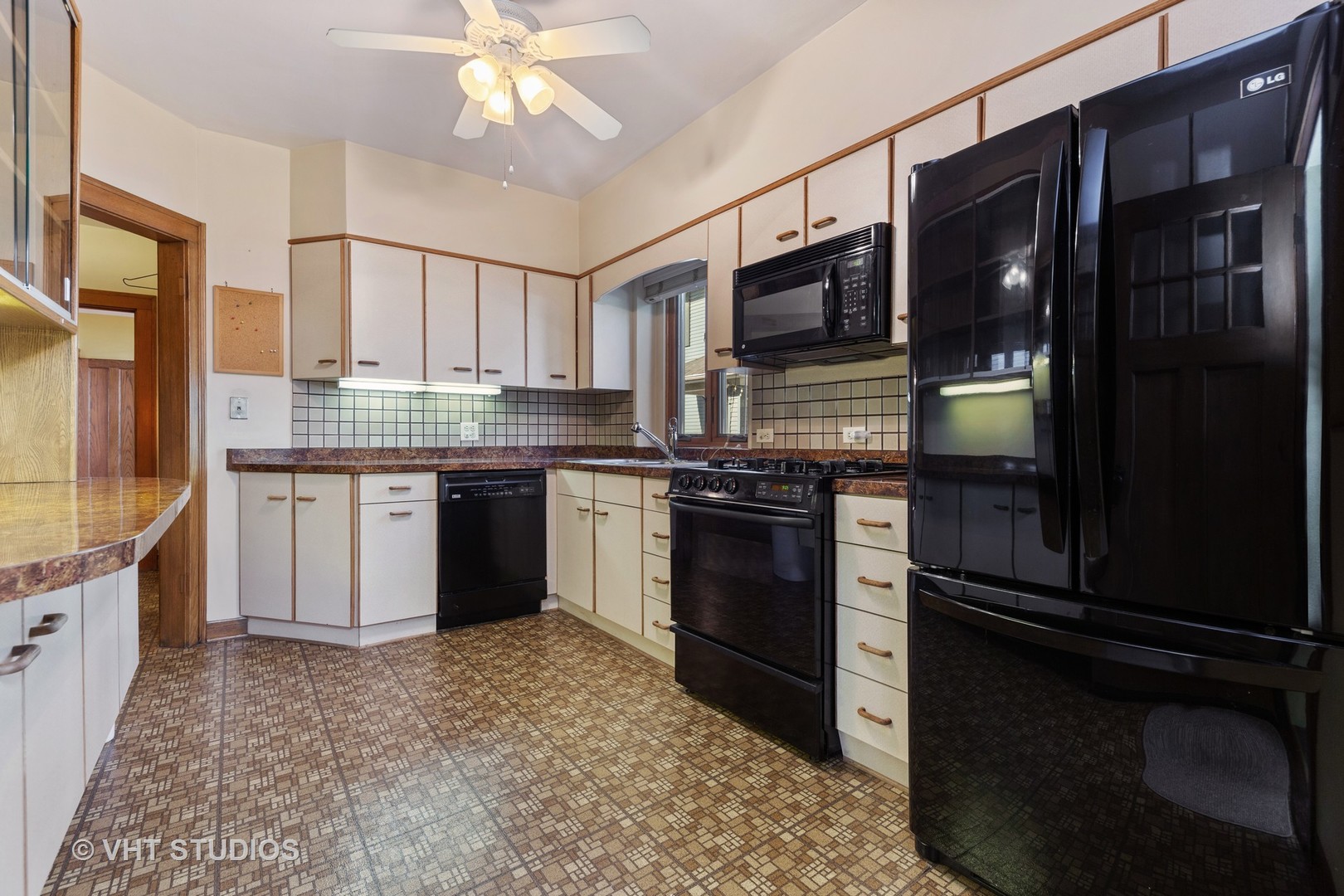 264 Addison Road Riverside, IL 60546 - Photo 7 of 20