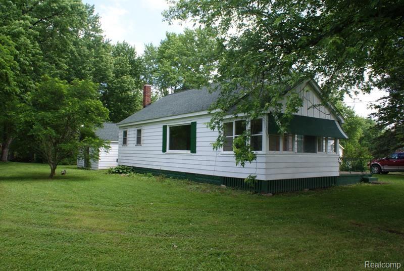 3015 South Vassar Road Davison, MI 48423 - Photo 2 of 20 DSC07369.jpg