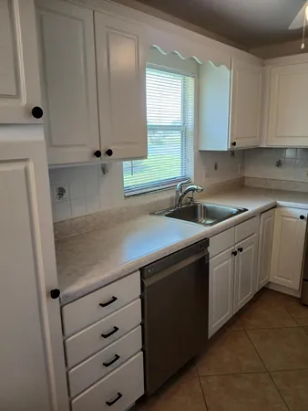 $1,900 | 92 Seville Drive, Delray Beach, FL 33446