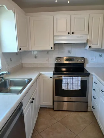 $1,900 | 92 Seville Drive, Delray Beach, FL 33446