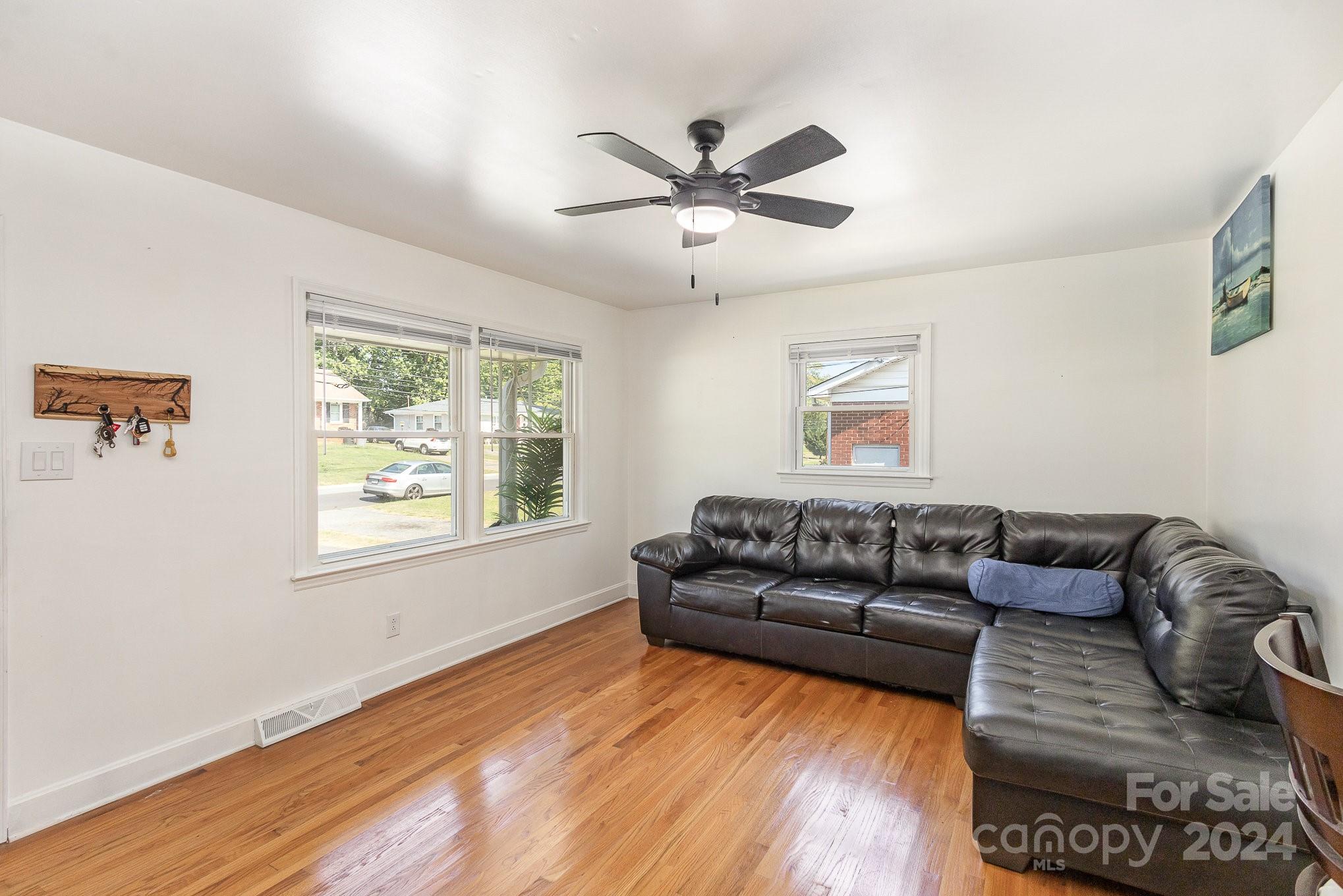 4431 Westridge Drive Charlotte, NC 28208 - Photo 5 of 24 a living room with furniture and a window