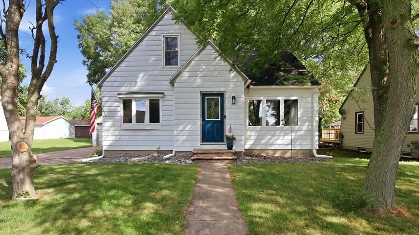 809 Adler Road Marshfield, WI 54449 - Photo 2 of 29 Gallery Image 2