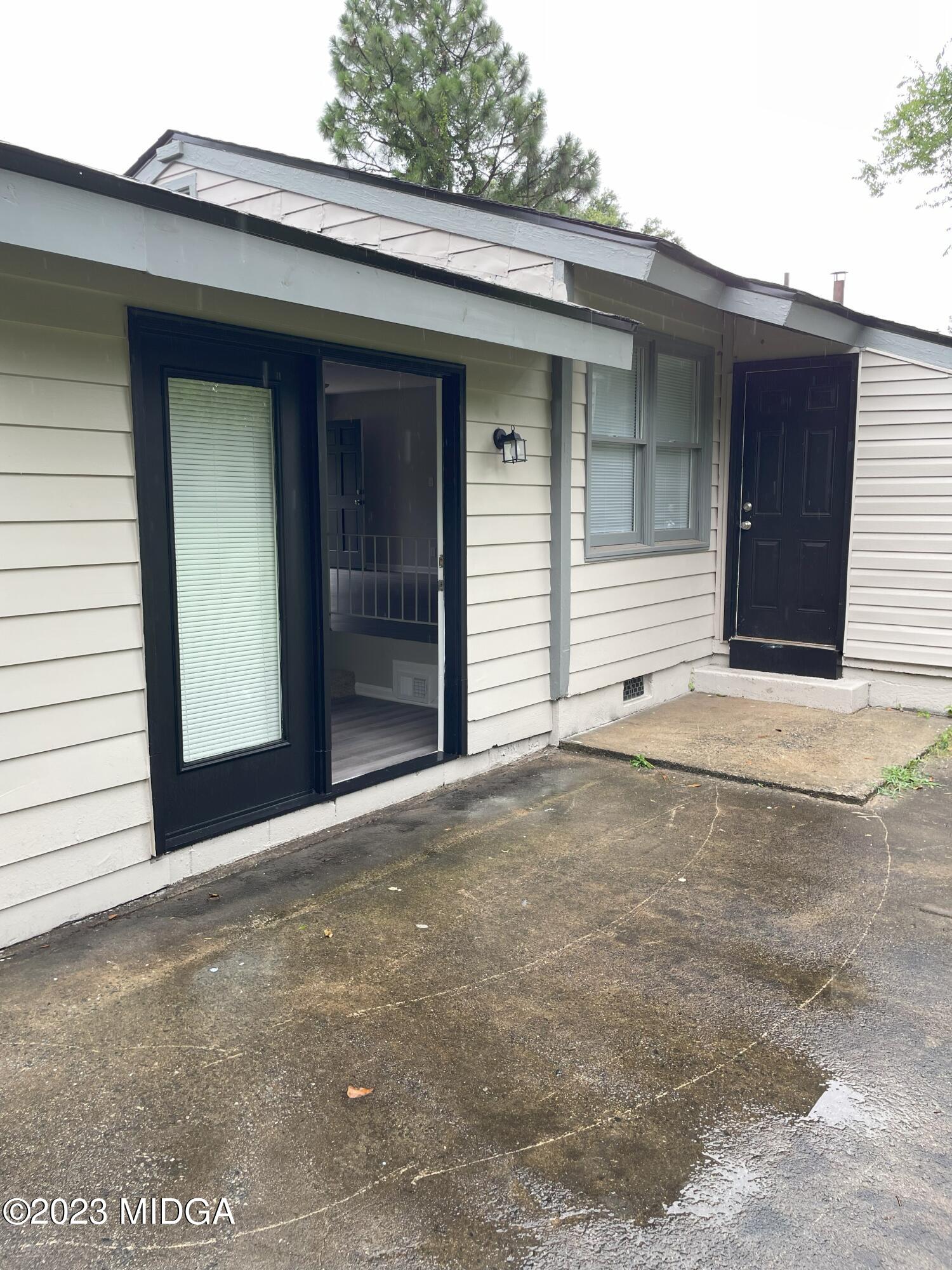 1437 Canterbury Road Macon, GA 31206 - Photo 17 of 18 a front view of a house
