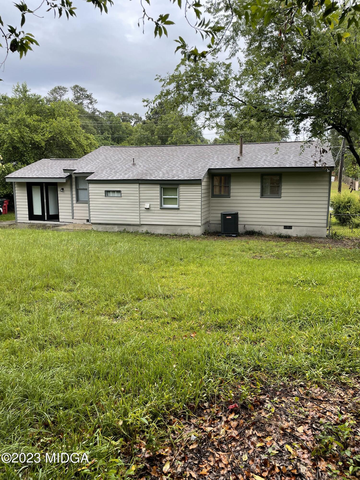 1437 Canterbury Road Macon, GA 31206 - Photo 18 of 18 a house with a outdoor space