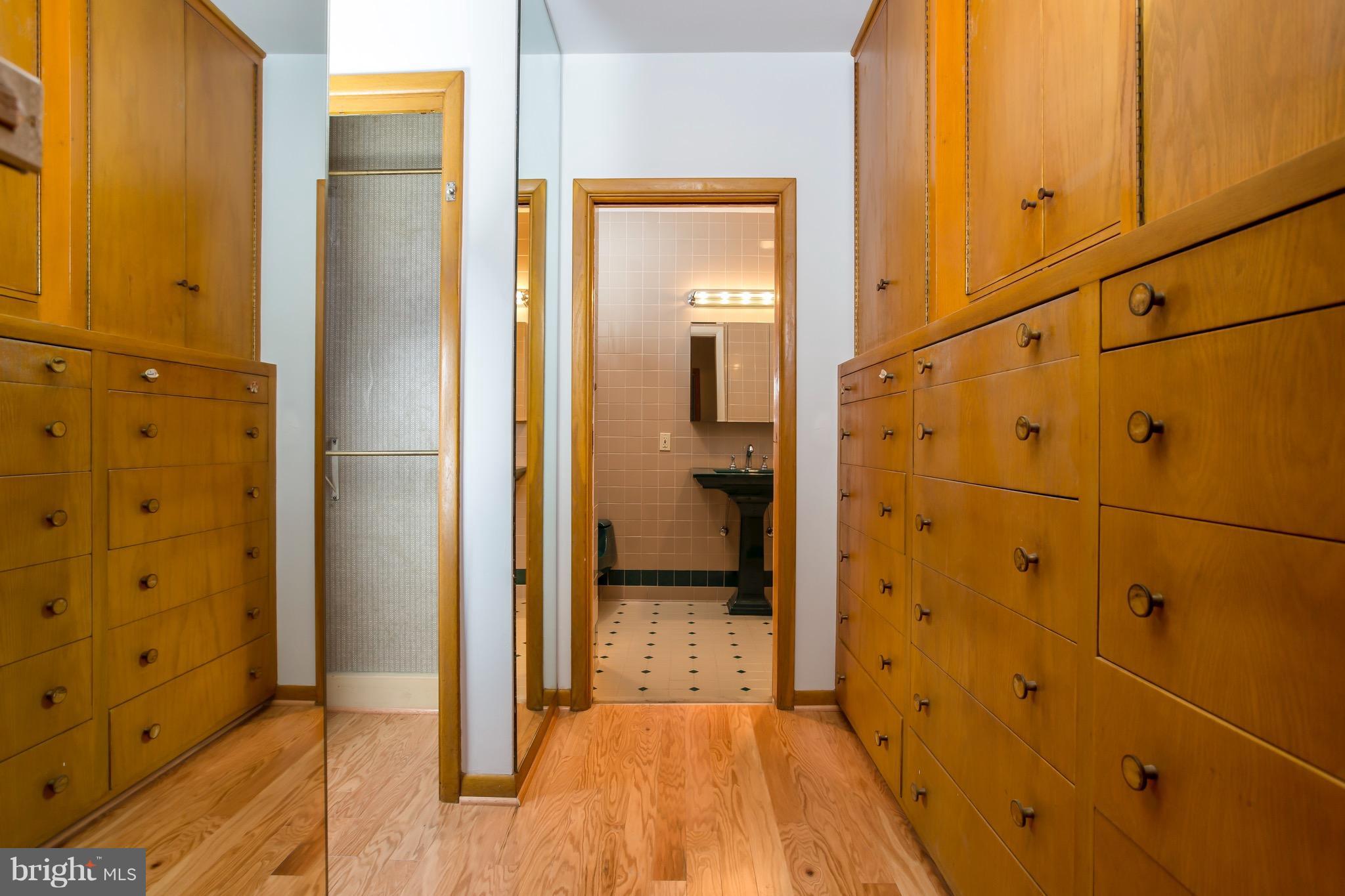 2022 Yorktown Road Northwest Washington, DC 20012 - Photo 11 of 29 Gentleman s Dressing Room