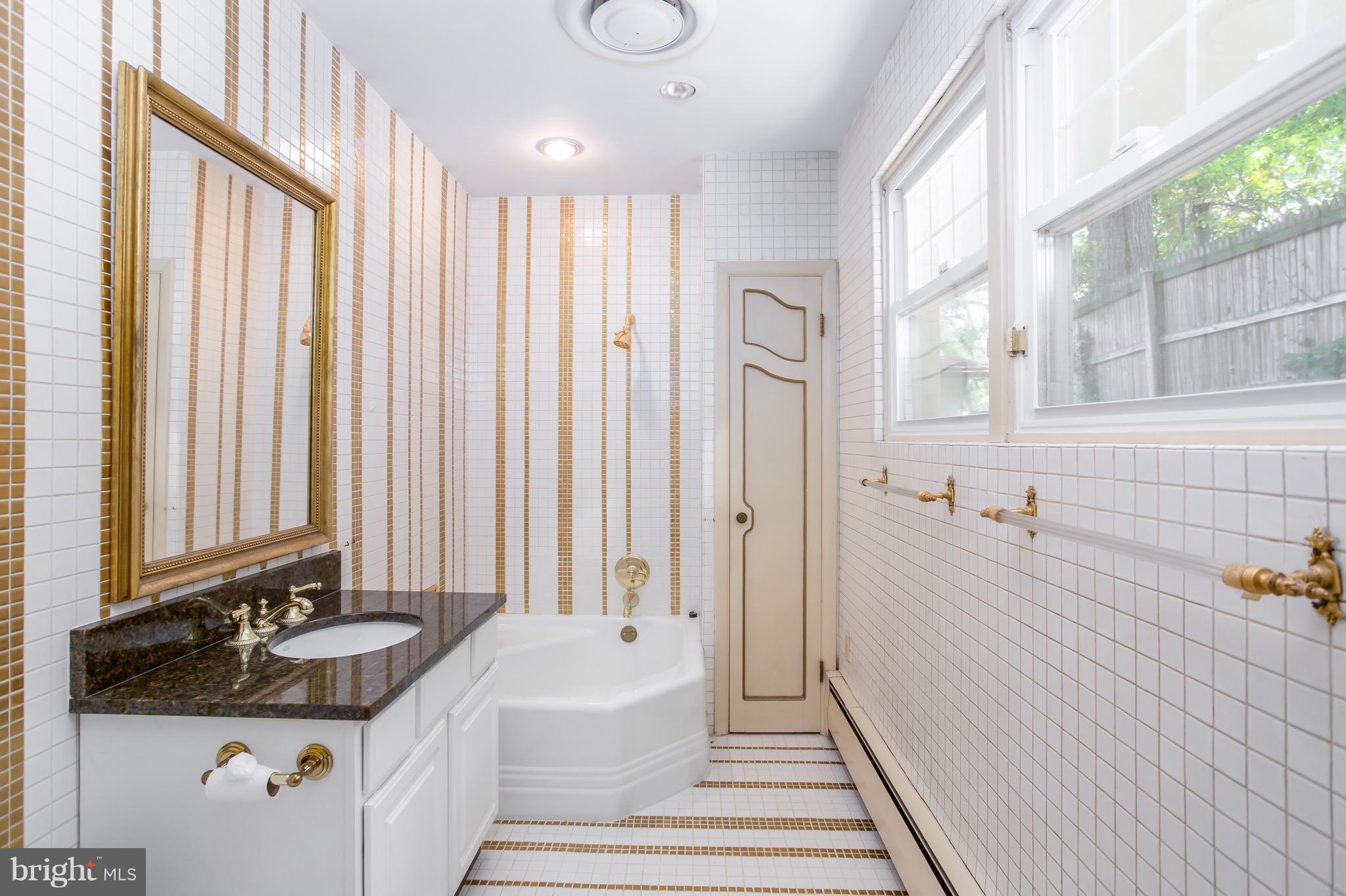 2022 Yorktown Road Northwest Washington, DC 20012 - Photo 14 of 29 Bath (Hers)