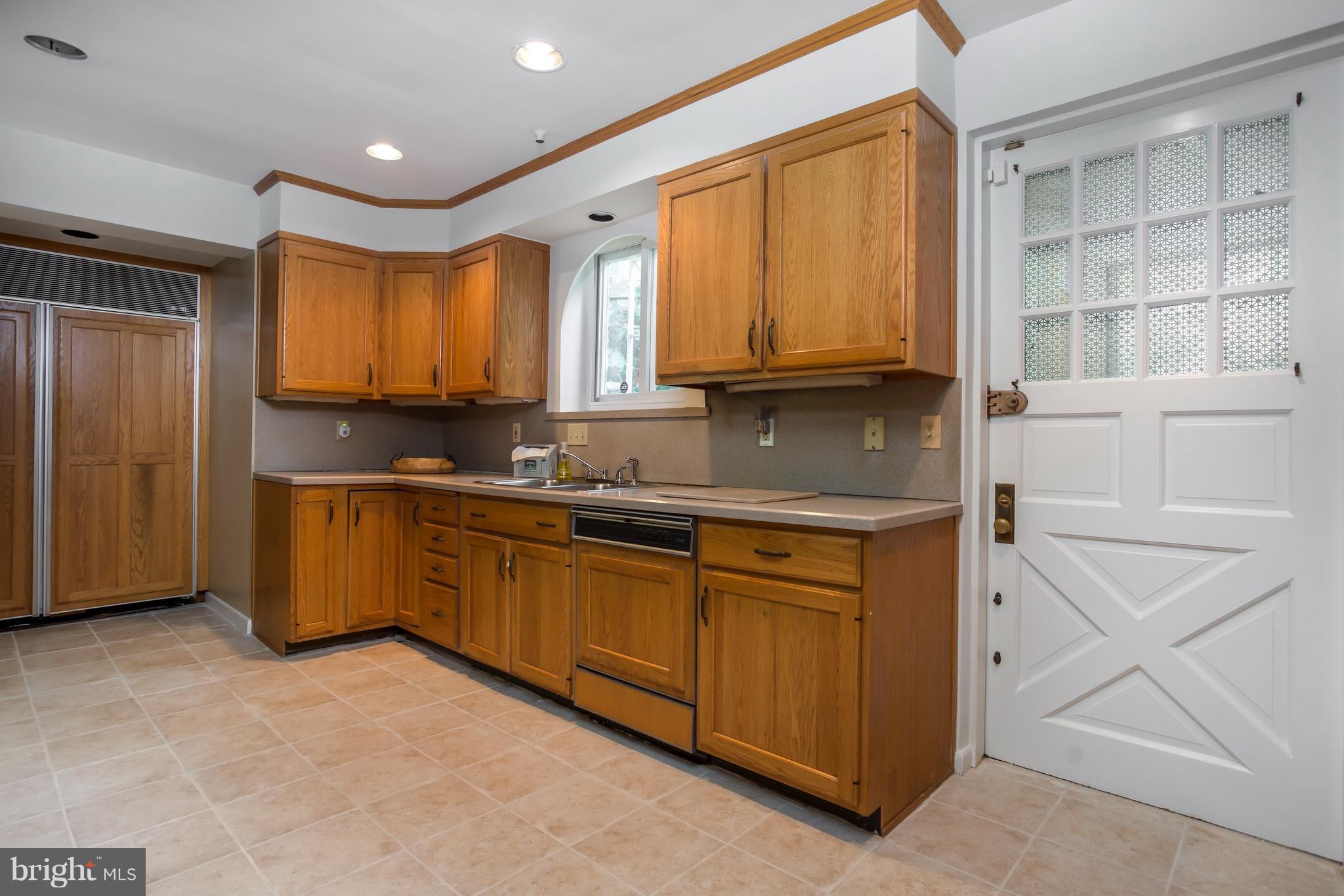 2022 Yorktown Road Northwest Washington, DC 20012 - Photo 18 of 29 Kitchen