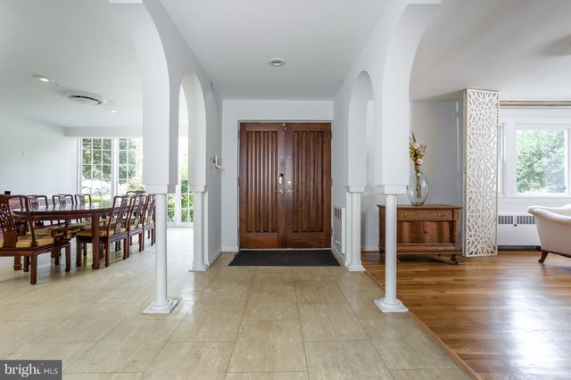 $1,000,000 | 2022 Yorktown Road Northwest, Washington, DC 20012