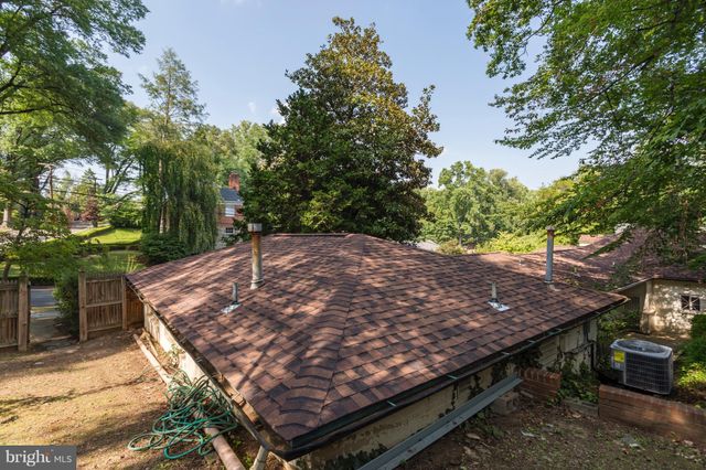 $1,000,000 | 2022 Yorktown Road Northwest, Washington, DC 20012