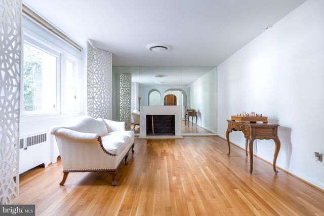 $1,000,000 | 2022 Yorktown Road Northwest, Washington, DC 20012