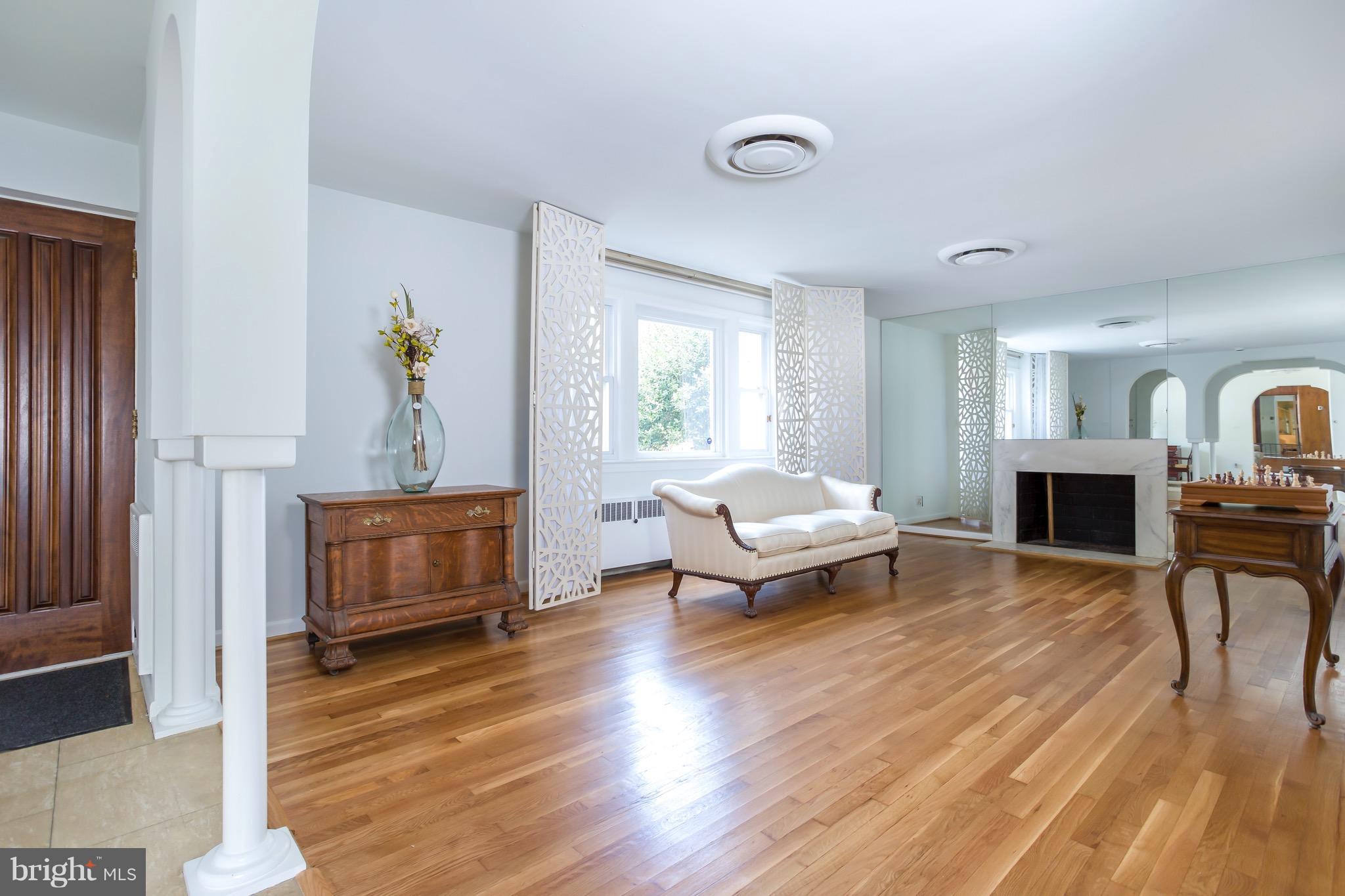 2022 Yorktown Road Northwest Washington, DC 20012 - Photo 5 of 29 Living Room