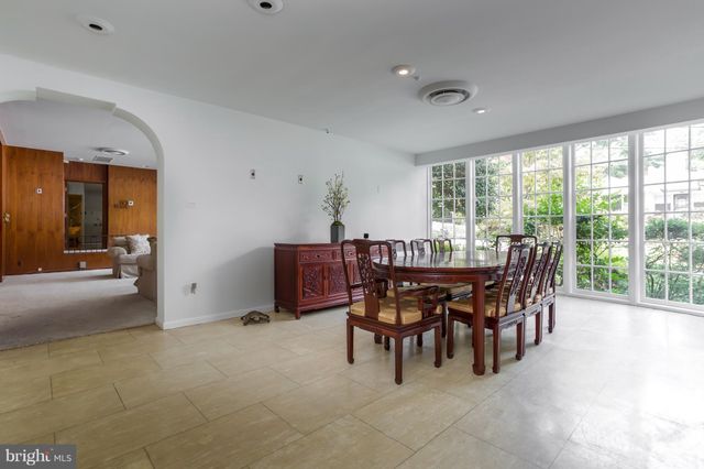 $1,000,000 | 2022 Yorktown Road Northwest, Washington, DC 20012