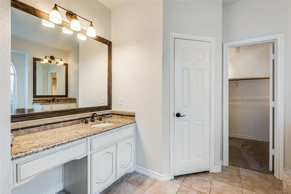 $2,700 | 5012 Marineway Drive, Fort Worth, TX 76135