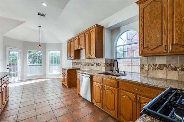 $2,700 | 5012 Marineway Drive, Fort Worth, TX 76135