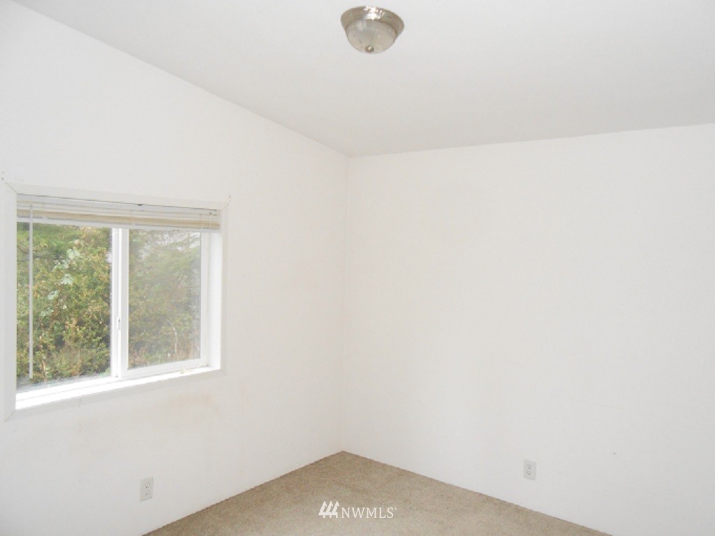 4482 East Rasor Road Belfair, WA 98528 - Photo 13 of 18 Gallery Image 13