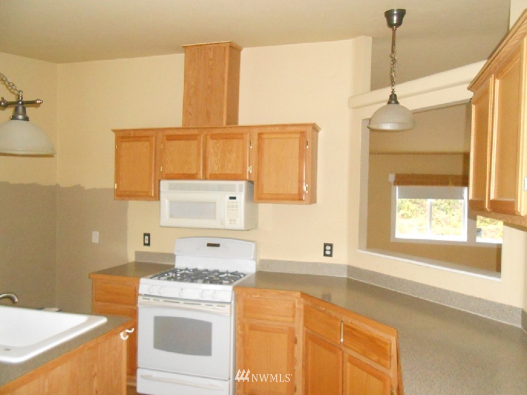 4482 East Rasor Road Belfair, WA 98528 - Photo 6 of 18 Gallery Image 6