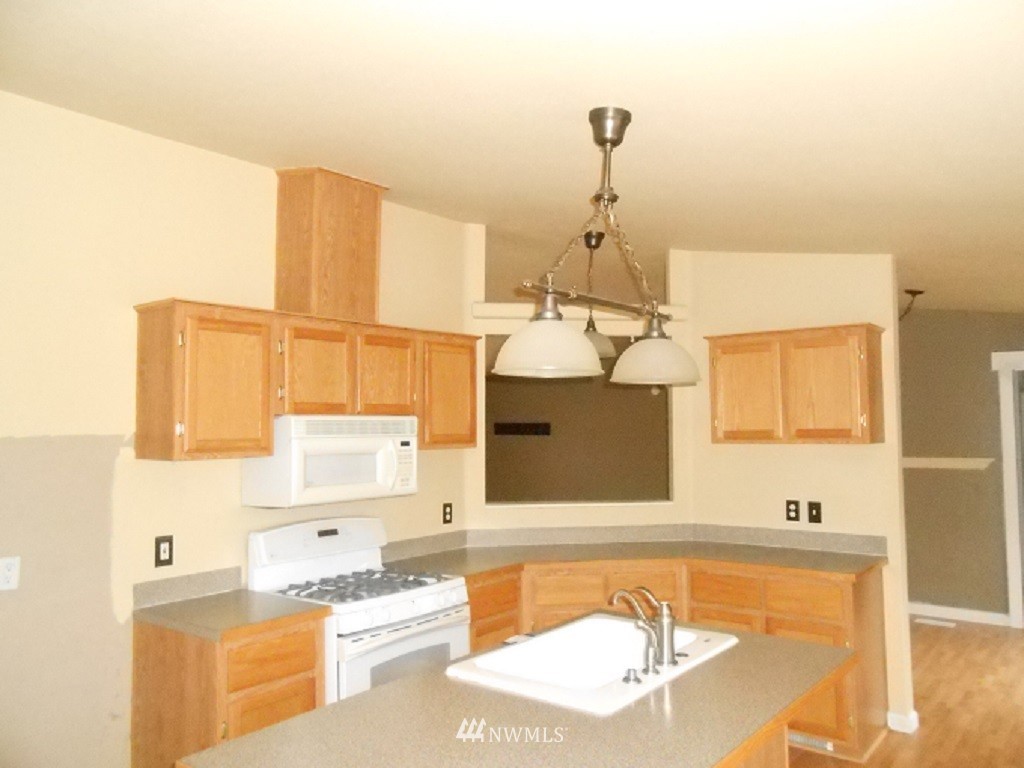 4482 East Rasor Road Belfair, WA 98528 - Photo 7 of 18 Gallery Image 7
