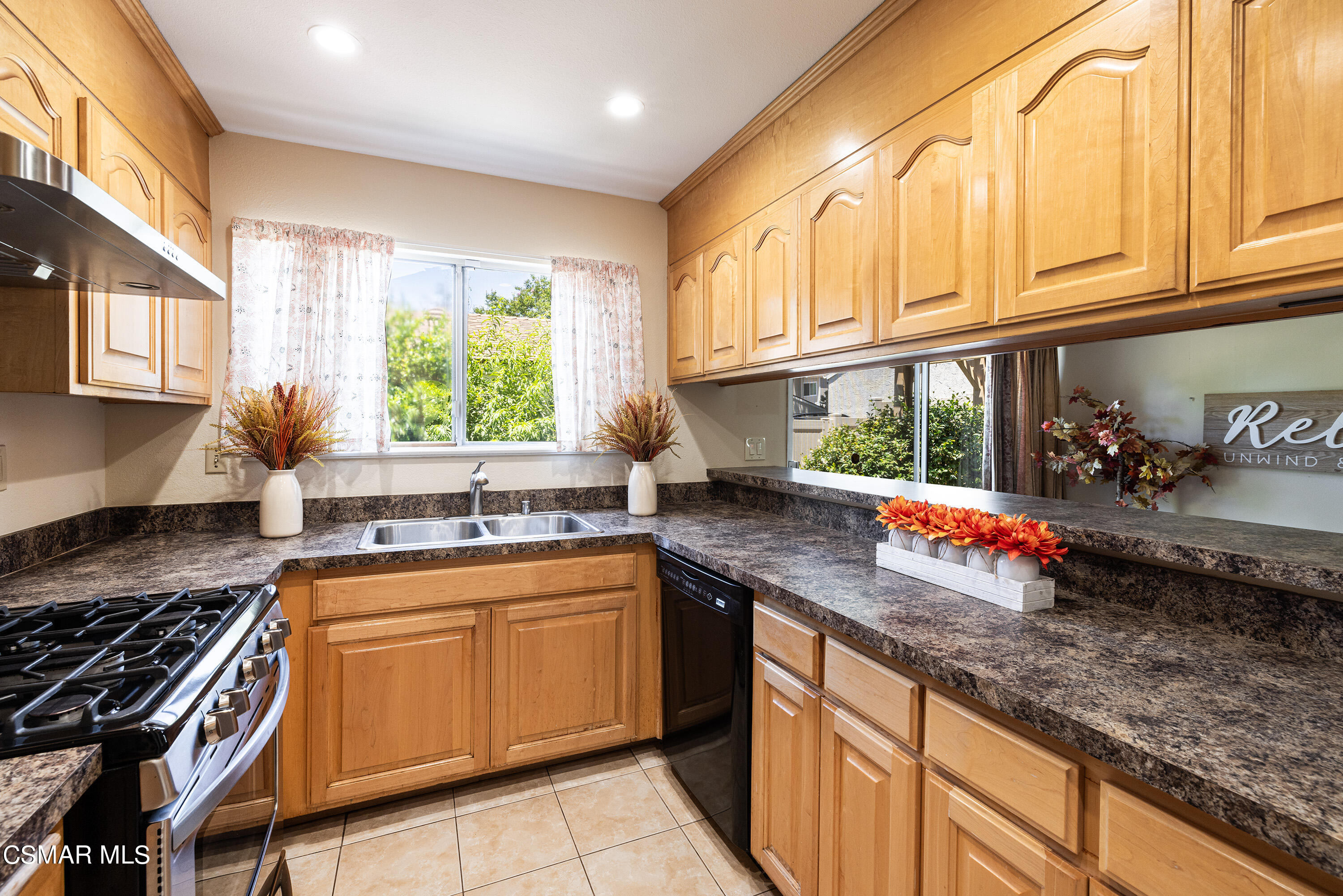 15010 Reedley Street, Unit B Moorpark, CA 93021 - Photo 13 of 27 Reedley12 (1)