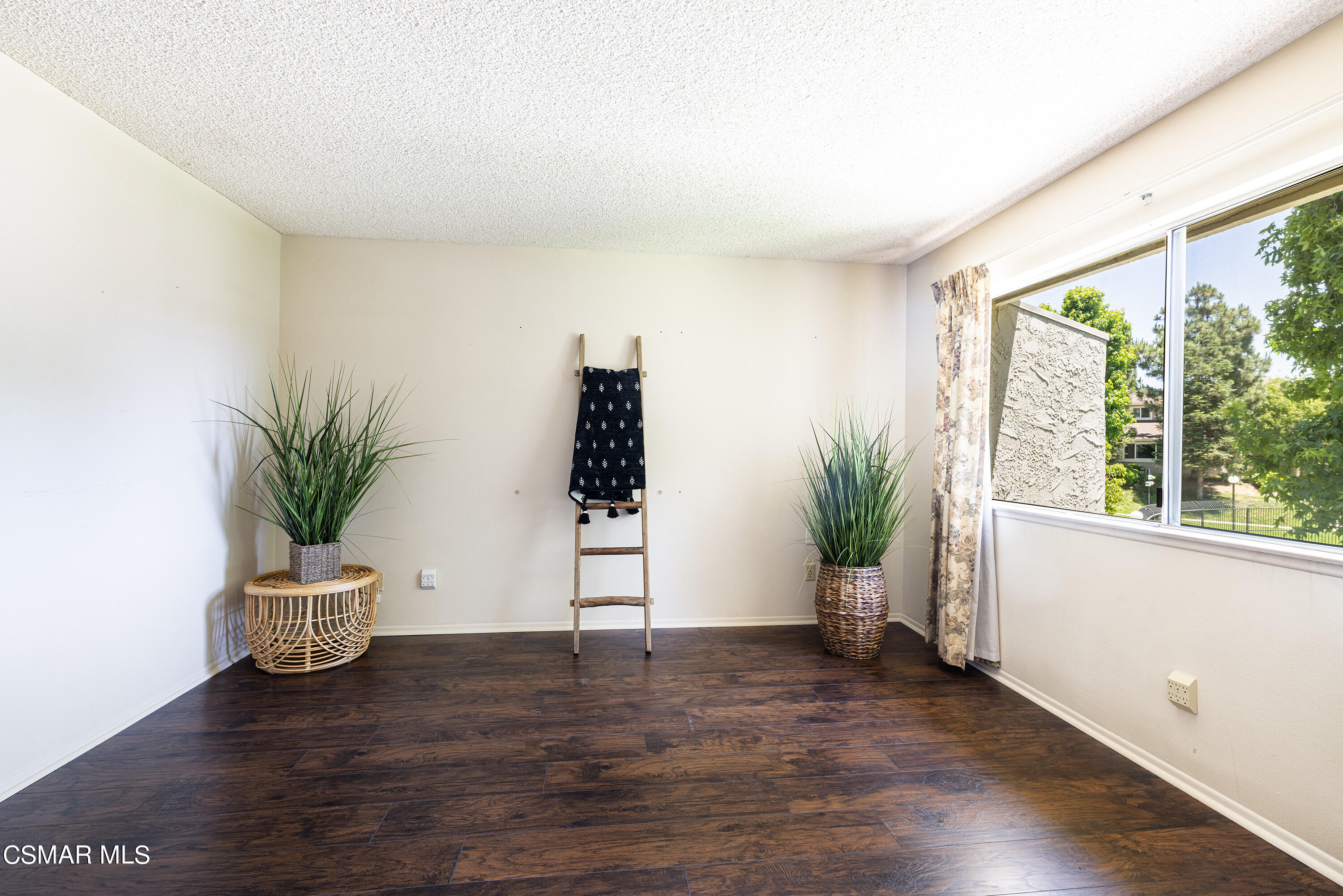 15010 Reedley Street, Unit B Moorpark, CA 93021 - Photo 17 of 27 Reedley16 (1)