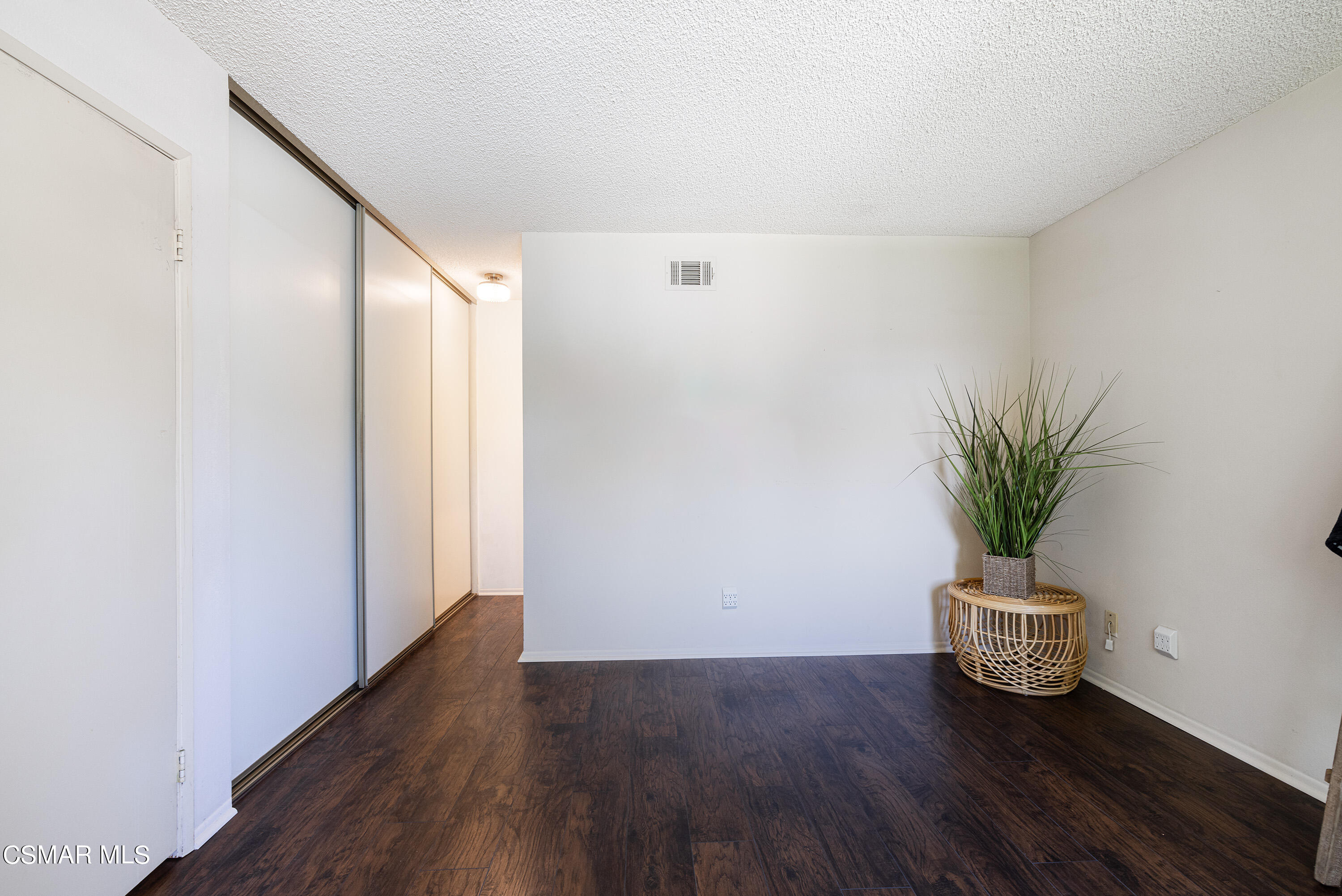 15010 Reedley Street, Unit B Moorpark, CA 93021 - Photo 18 of 27 Reedley17 (1)