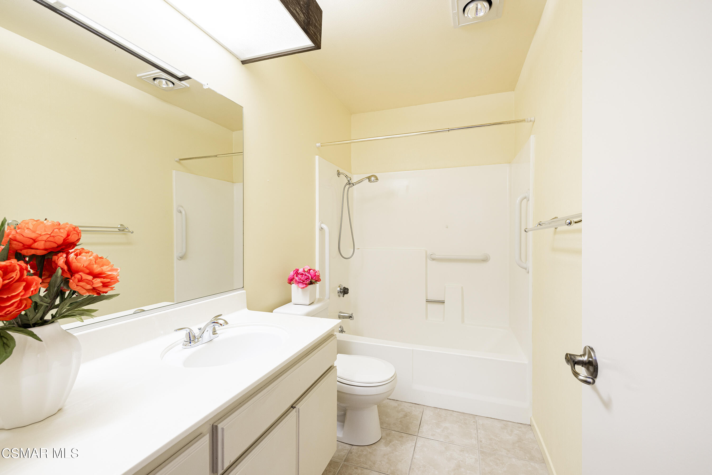 15010 Reedley Street, Unit B Moorpark, CA 93021 - Photo 22 of 27 Reedley21 (1)