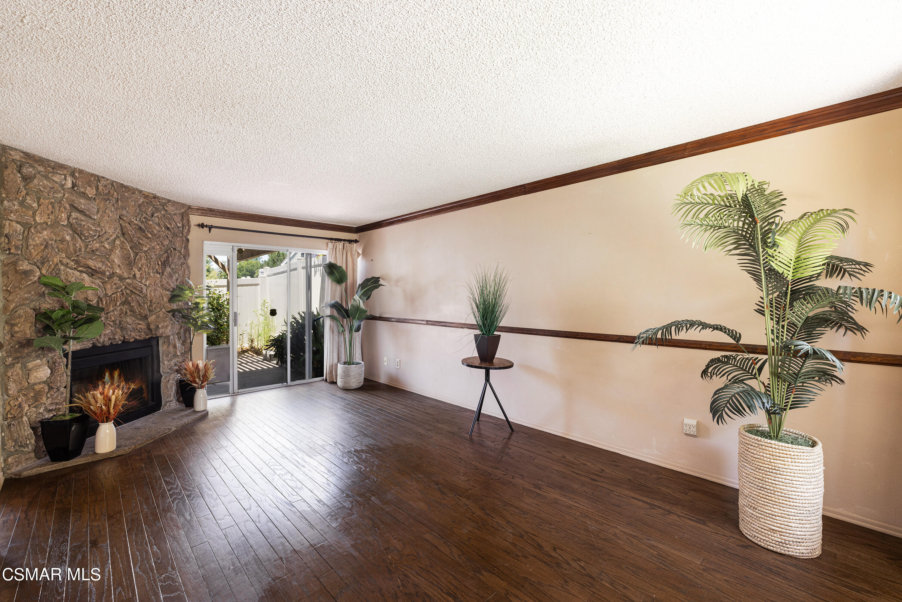 15010 Reedley Street, Unit B Moorpark, CA 93021 - Photo 6 of 27 Reedley5 (1)