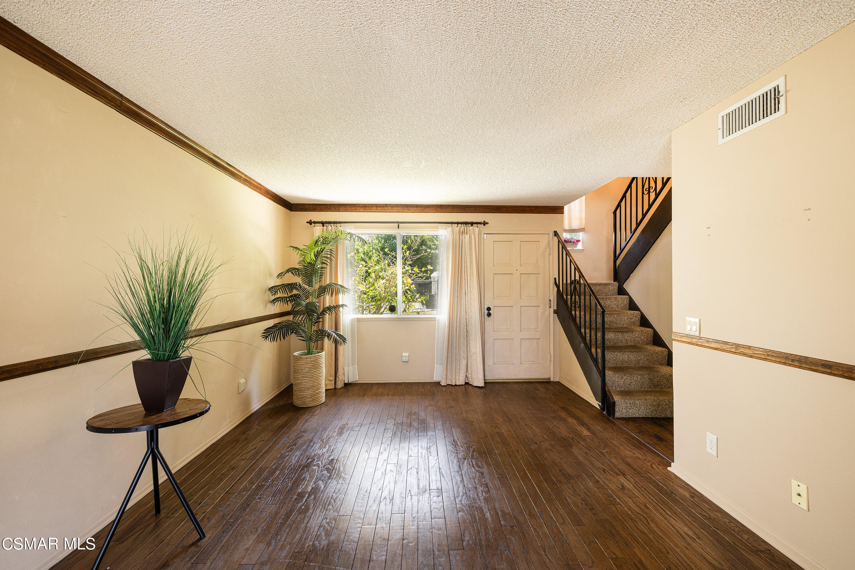 15010 Reedley Street, Unit B Moorpark, CA 93021 - Photo 7 of 27 Reedley6 (1)
