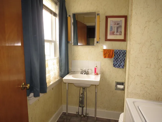 $285,000 | 67 Old Rockland Street, Rockport, ME 04856