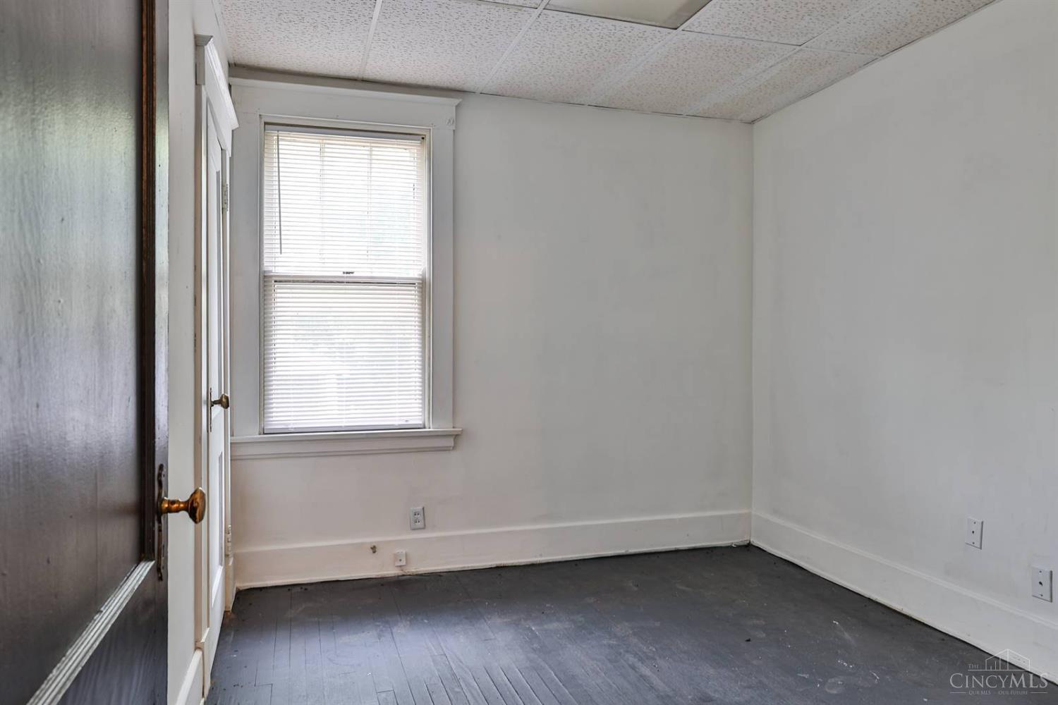 5555 Montgomery Road Cincinnati, OH 45212 - Photo 15 of 19 Gallery Image 15