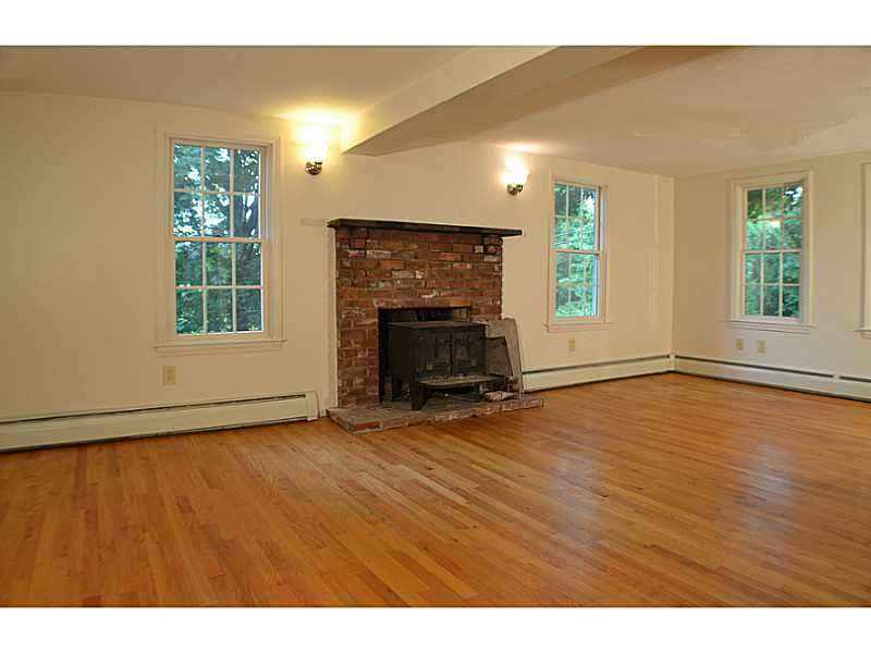 145 Torrey Road South Kingstown, RI 02879 - Photo 3 of 17 Living Room.