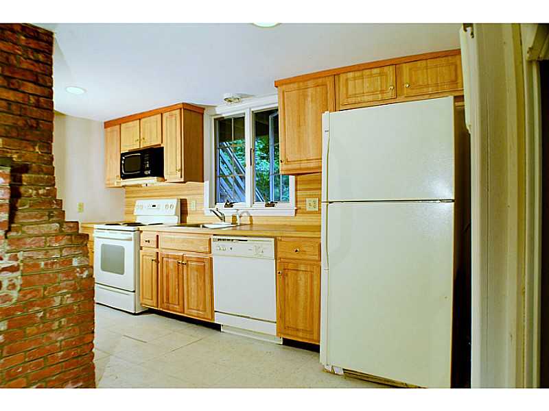 145 Torrey Road South Kingstown, RI 02879 - Photo 5 of 17 Kitchen.