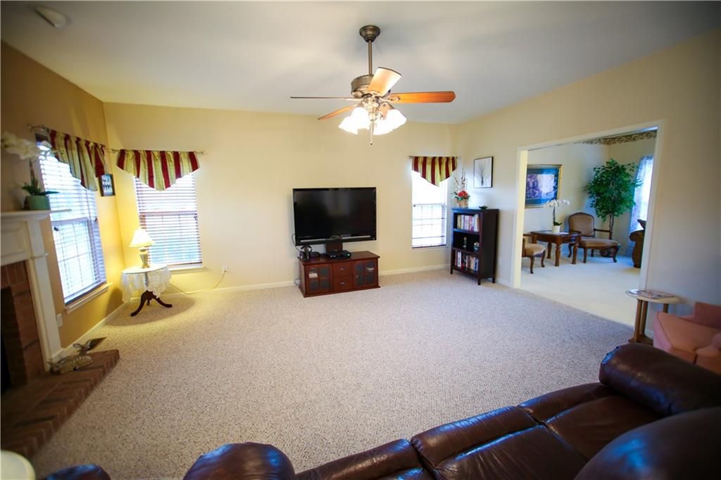 336 Allison Road Gibsonia, PA 15044 - Photo 9 of 25 Gallery Image 9