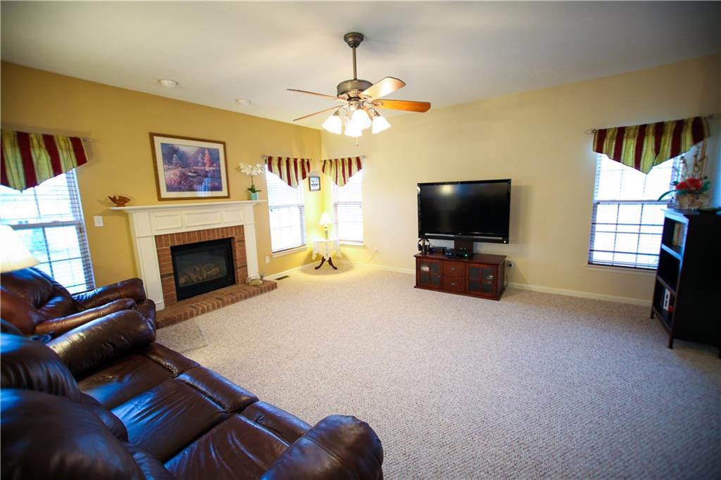 336 Allison Road Gibsonia, PA 15044 - Photo 10 of 25 Gallery Image 10