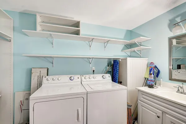 $575,000 | 100 Venetian Drive, Unit 3, Delray Beach, FL 33483
