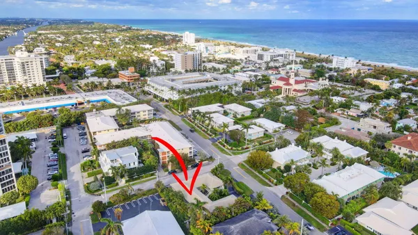 $575,000 | 100 Venetian Drive, Unit 3, Delray Beach, FL 33483